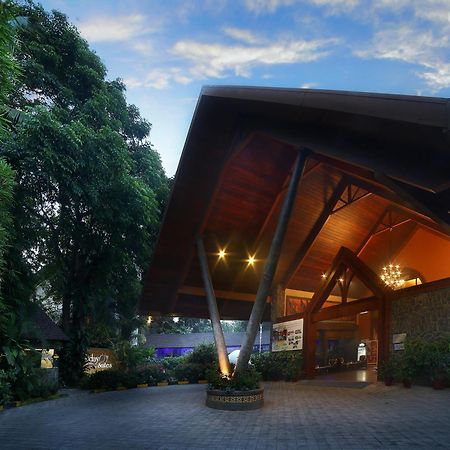 Uday Suites - The Airport Hotel Thiruvananthapuram Ngoại thất bức ảnh