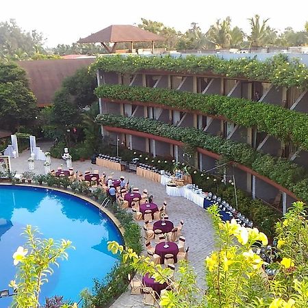 Uday Suites - The Airport Hotel Thiruvananthapuram Ngoại thất bức ảnh