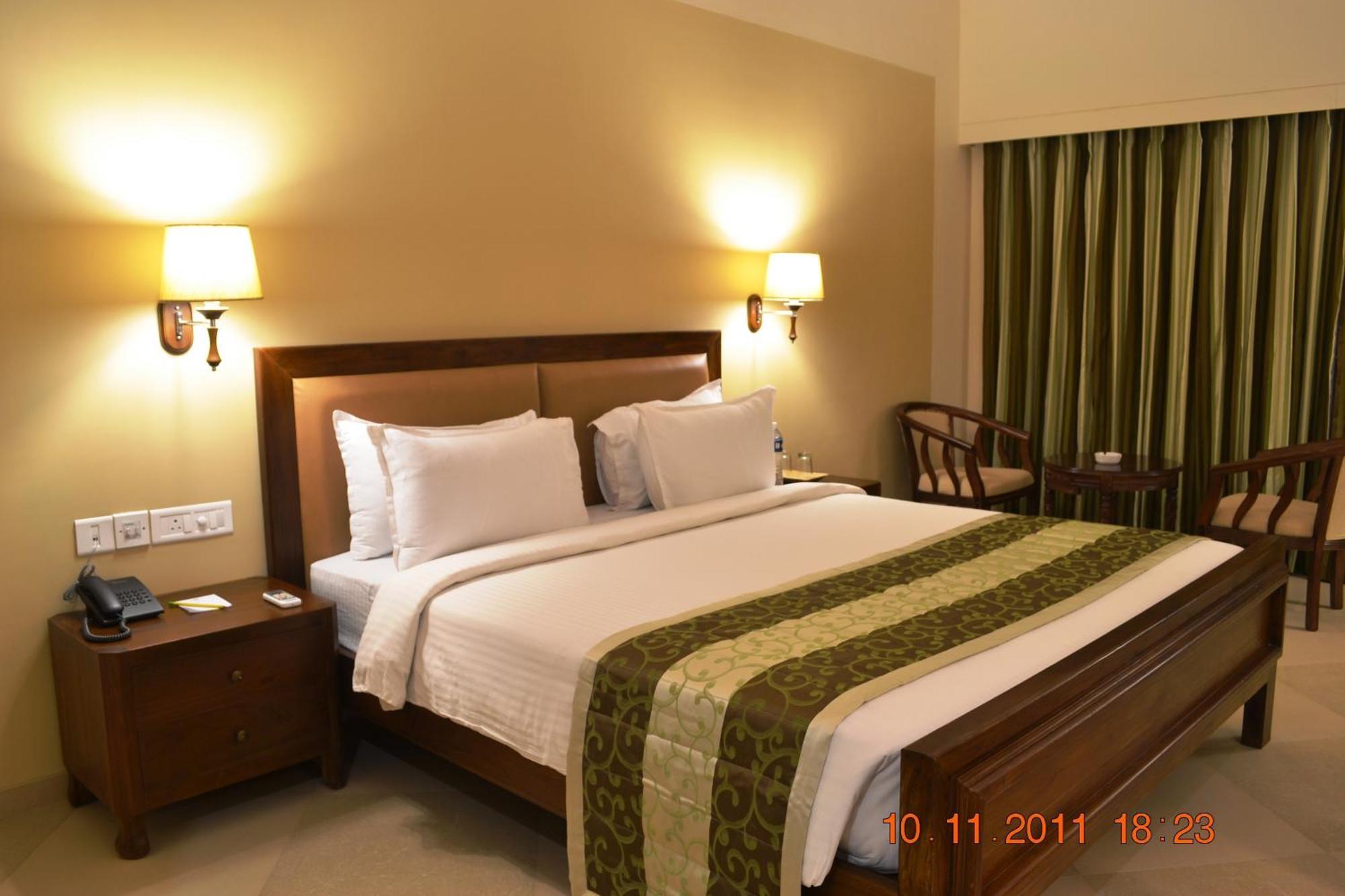 Uday Suites - The Airport Hotel Thiruvananthapuram Ngoại thất bức ảnh