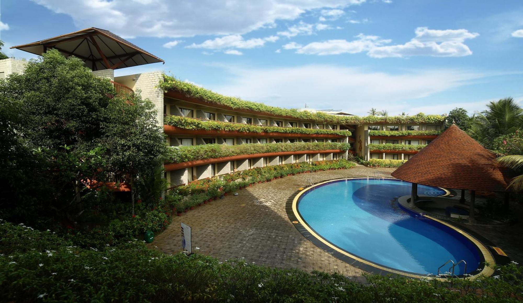 Uday Suites - The Airport Hotel Thiruvananthapuram Ngoại thất bức ảnh