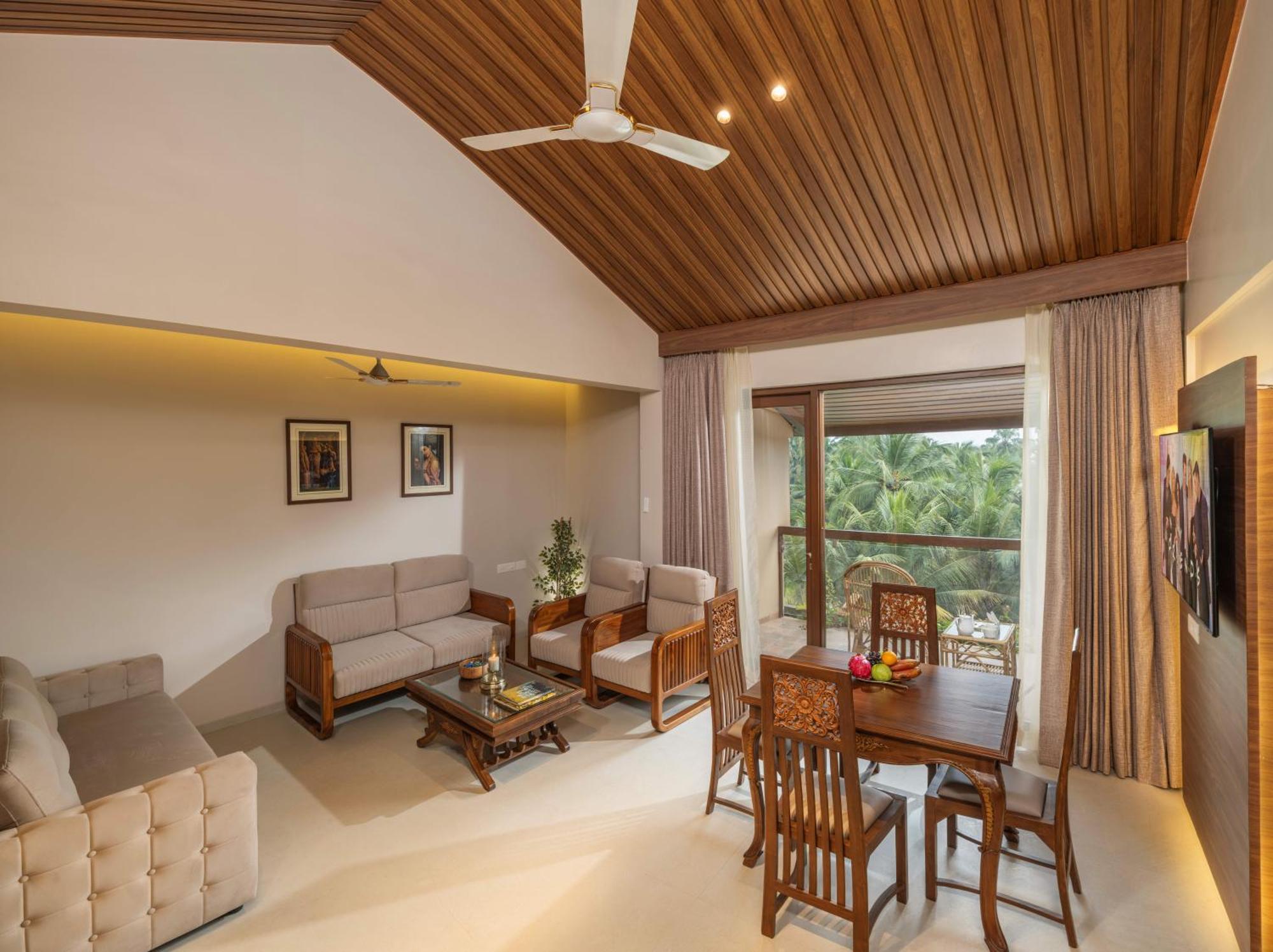 Uday Suites - The Airport Hotel Thiruvananthapuram Ngoại thất bức ảnh