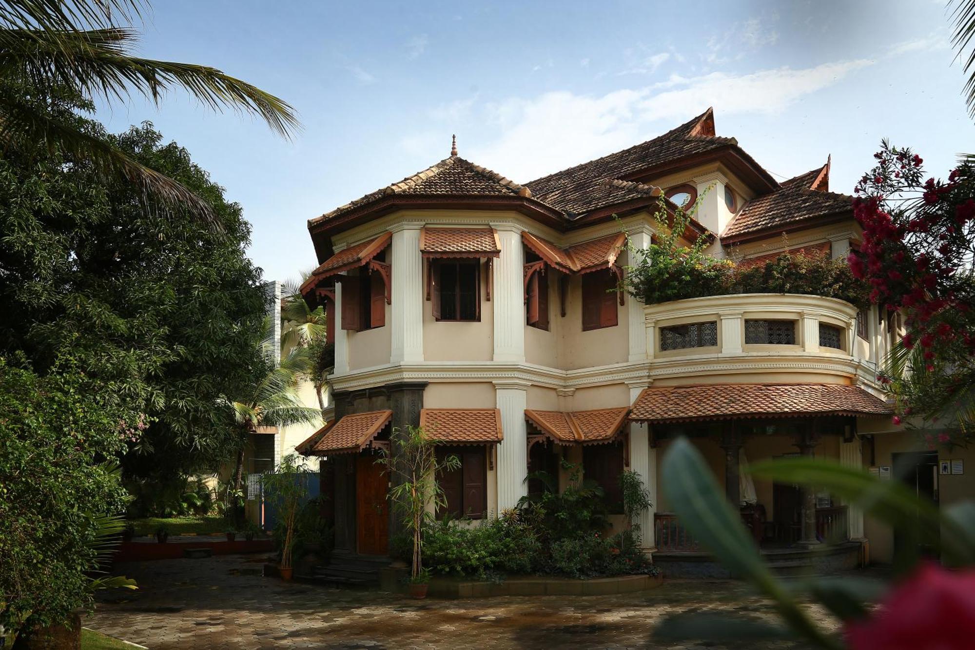 Uday Suites - The Airport Hotel Thiruvananthapuram Ngoại thất bức ảnh