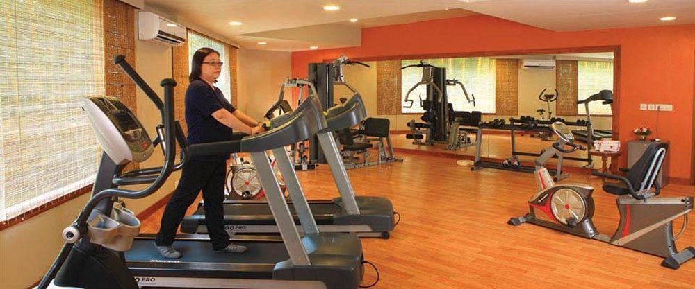 Uday Suites - The Airport Hotel Thiruvananthapuram Ngoại thất bức ảnh