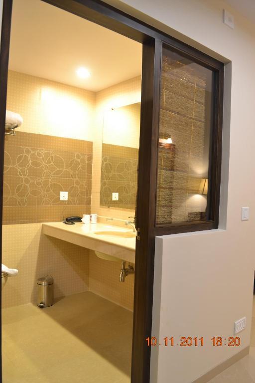 Uday Suites - The Airport Hotel Thiruvananthapuram Ngoại thất bức ảnh