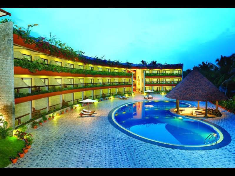 Uday Suites - The Airport Hotel Thiruvananthapuram Ngoại thất bức ảnh