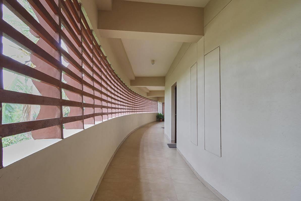 Uday Suites - The Airport Hotel Thiruvananthapuram Ngoại thất bức ảnh