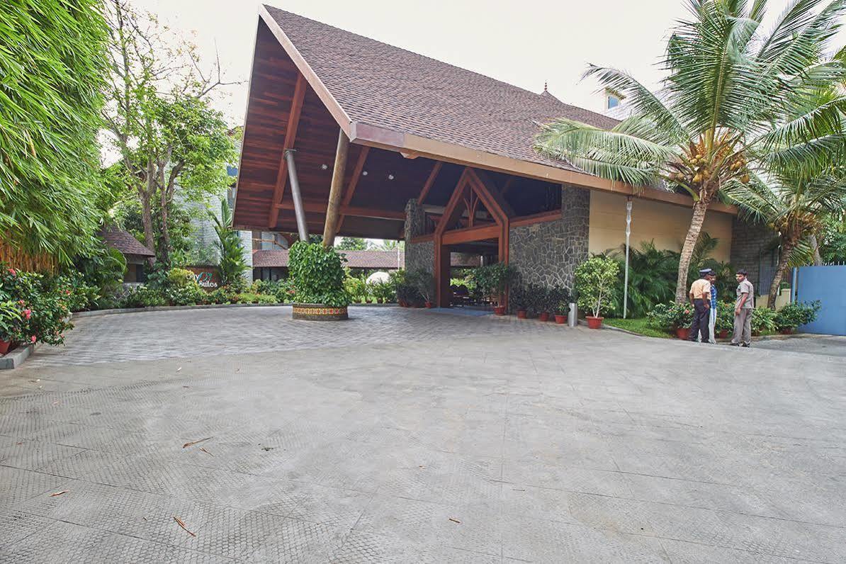 Uday Suites - The Airport Hotel Thiruvananthapuram Ngoại thất bức ảnh