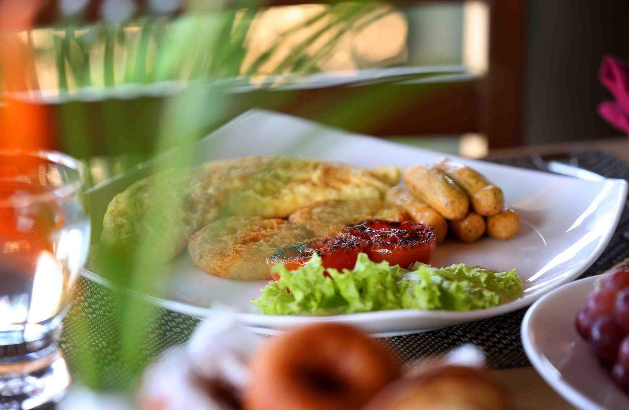Uday Suites - The Airport Hotel Thiruvananthapuram Ngoại thất bức ảnh