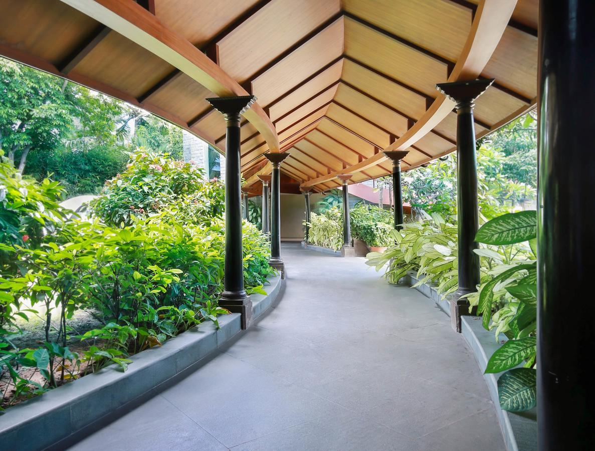 Uday Suites - The Airport Hotel Thiruvananthapuram Ngoại thất bức ảnh